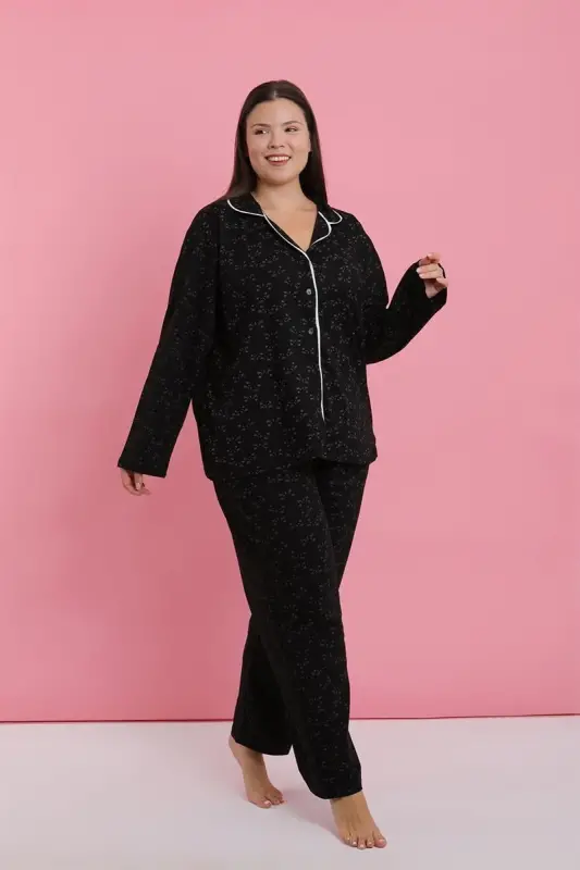 Akbeniz Ayollar Katta Oʻlchamli Qora Oq Biyeli Naqshli Tugmali Pijama Toʻplami - 4