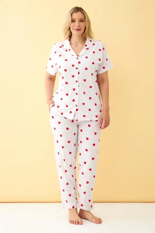Akbeniz Ayollar Oq Qizil Yurak Naqshli Old Tugmali Katta Razmerli Pijama To'plami - 1