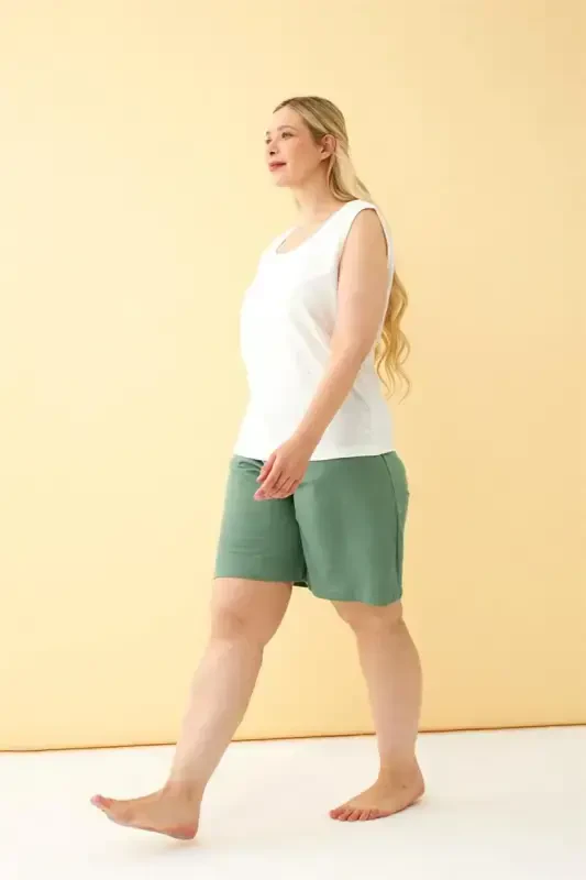 Akbeniz Ayollar Yashil Qulay Kalıp Katta Razmer Cho'ntakli Short - 3