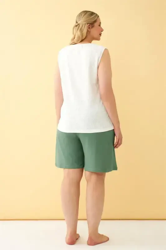 Akbeniz Ayollar Yashil Qulay Kalıp Katta Razmer Cho'ntakli Short - 4