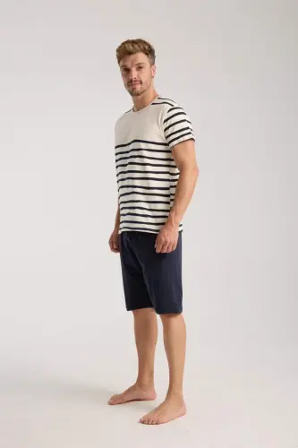 Akbeniz Men's Cream Crew Neck Short Sleeve Pajama Set with Shorts - 2