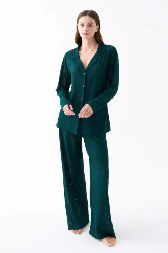 Akbeniz Women's Emerald Green Button-Down Relaxed Fit Pajama Set - 1