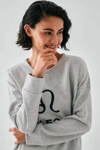 Akbeniz Women's Gray Leo Zodiac Oversize 2 Yarn Tracksuit Loungewear Set - 2