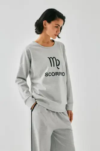 Akbeniz Women's Grey Scorpio Zodiac Oversize 2 Thread Tracksuit Loungewear Set - 2