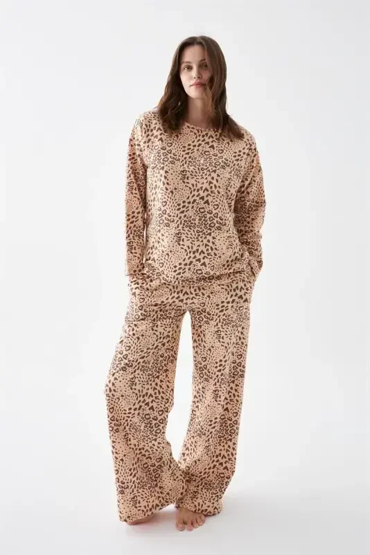 Akbeniz Women's Oversize Beige Leopard Patterned Cotton Thick Pajamas Set - 1