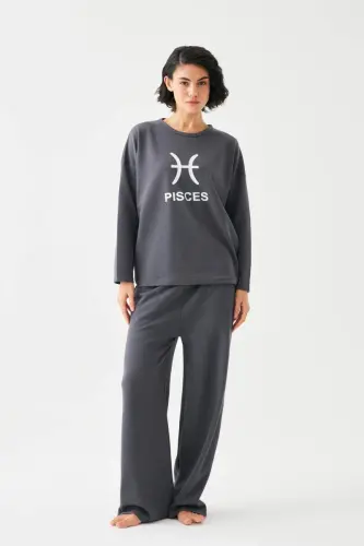 Akbeniz Women's Smoke Fish Sign Oversize 2 Yarn Tracksuit Homewear Set - 1