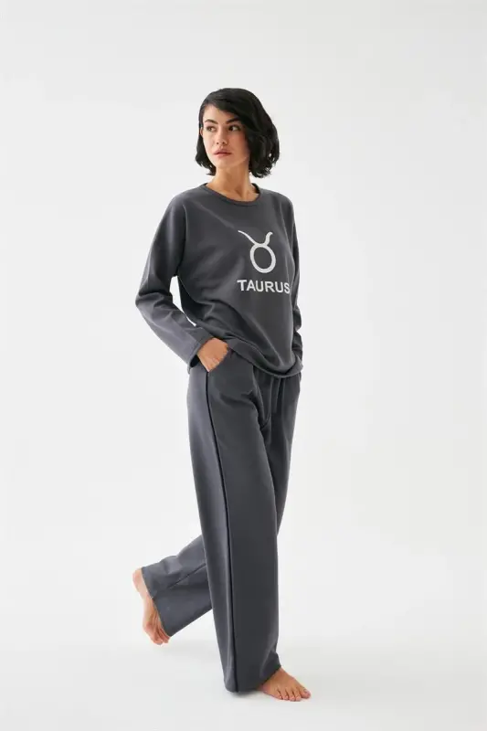 Akbeniz Women's Smoked Taurus Oversize 2 Thread Tracksuit Loungewear Set - 1