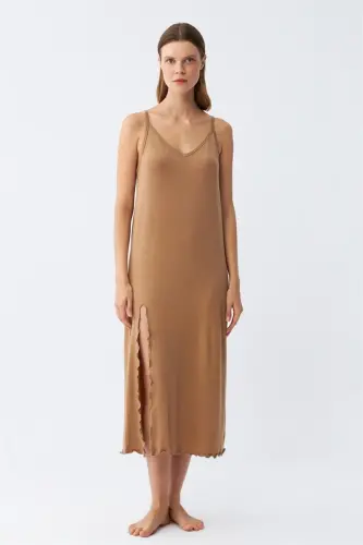Akbeniz Women's Spaghetti Strap Slit Long Milk Coffee Nightgown 90119 - 2