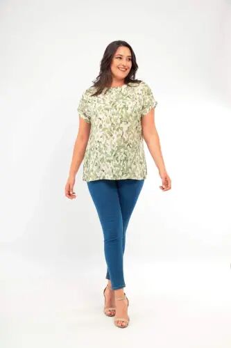 Angelino Блузка цвета хаки с крупным рисунком и спущенным рукавом Plus Size - 2