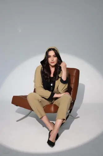 Angelino Büyük Beden Kapüşonlu Fermuarlı Bej Trençkot - 7