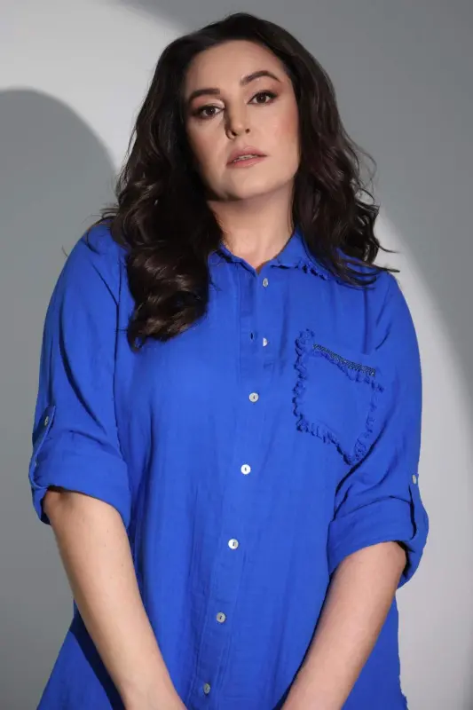 Angelino katta o'lchamli cho'ntak tosh bosma etagi sochli muslin saks ko'ylak - 7