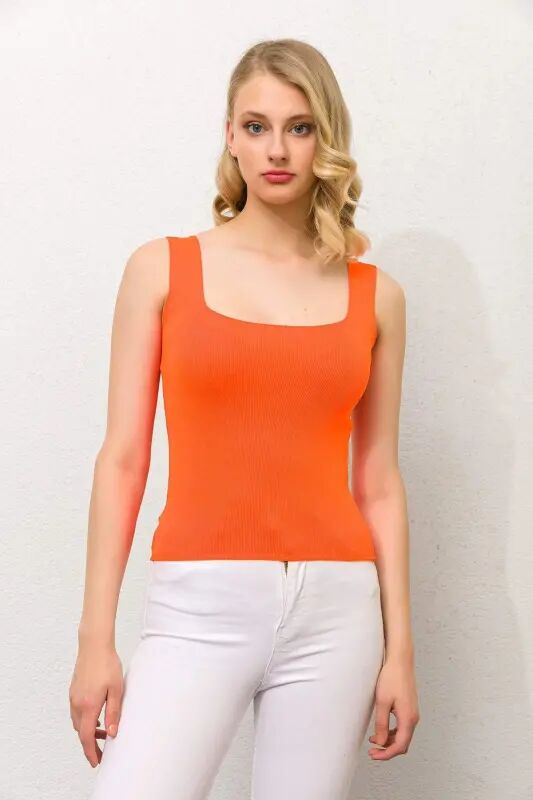 Angelino Oranj Kare Yaka Askılı Crop Top Triko - Büyükbedeniz