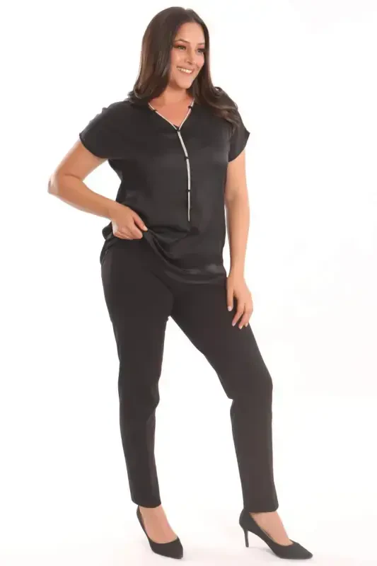Angelino Plus Size Black Crash and Chain Detailed Satin Blouse - 2
