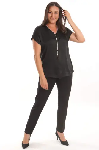 Angelino Plus Size Black Crinkled Satin Blouse with Chain Detail - 4
