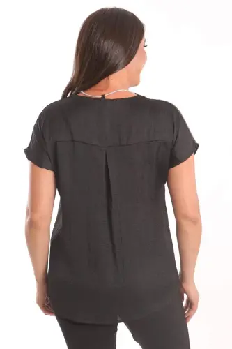 Angelino Plus Size Black Crinkled Satin Blouse with Chain Detail - 5