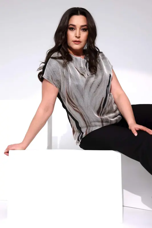 Angelino Plus Size Front Mesh Detailed Low Sleeve Black Blouse - BÜYÜKBEDENIZ