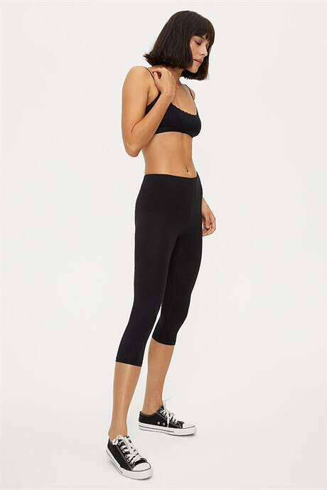 Angelino Women's Black Cotton Lycra Capri Short Leggings - 6