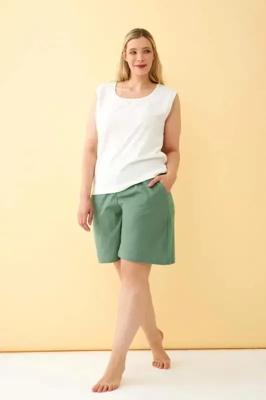 Angelino Women's Green Relaxed Fit Plus Size Pocketed Shorts - BÜYÜKBEDENIZ