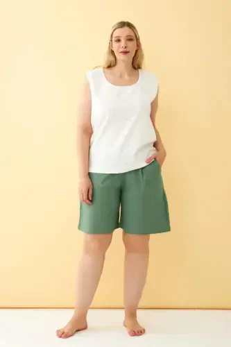 Angelino Women's Green Relaxed Fit Plus Size Pocketed Shorts - 2