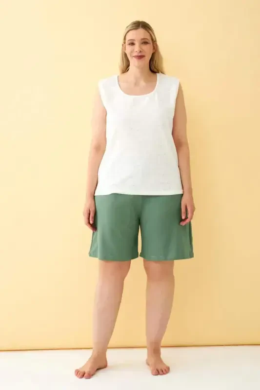 Angelino Women's Green Relaxed Fit Plus Size Pocketed Shorts - 5