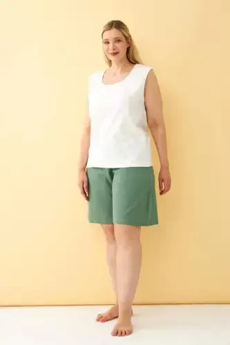 Angelino Women's Green Relaxed Fit Plus Size Pocketed Shorts - 6