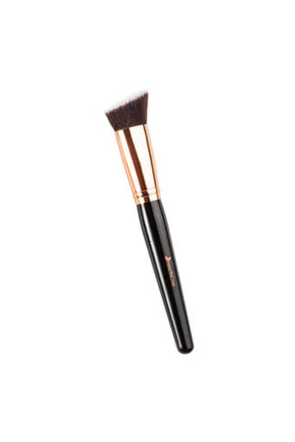 Angled Kabuki Foundation Brush 135 - 1