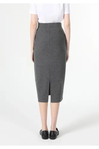 Anthracite slim fit midi skirt with a slit detail. - COLIN'S (1)