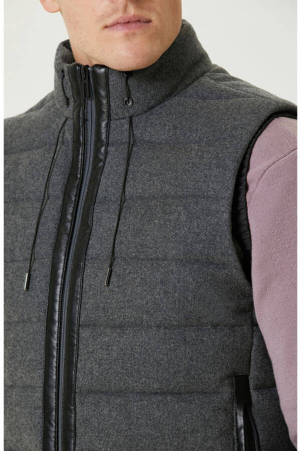 Anthracite Vest - 9