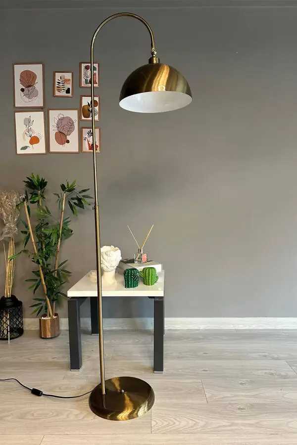 Antique Floor Lamp with Adjustable Head Modern Decorative Metal Living Room Study Room Floor Lamp - 4