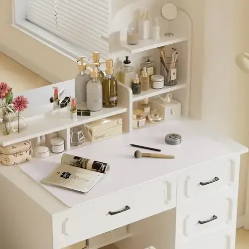 Aothia Faux Charm Desk Mat – Katta sichqoncha paneli, sirpanmaydigan PU Charm Bloter, Ofis va uy uchun suv o‘tkazmaydigan yozuv yuzasi (och binafsha oq, 47,2