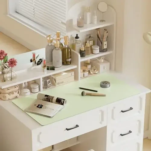 Aothia Faux Leather Desk Mat – Large Mouse Pad, Non-Slip PU Leather Blotter, Waterproof Writing Surface for Office and Home (Grass Green, 47.2