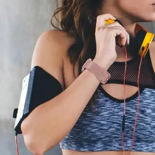 Apple Watch 49mm 46mm 45mm 44mm 42mm 41mm 40mm 38mm bilan mos keluvchi Sport Band, iWatch Series 11 10 9 8 7 6 5 4 3 2 1 SE Ultra ayollar erkaklar uchun klassik qisqichli yumshoq silikon almashtirish tasmasi - 6