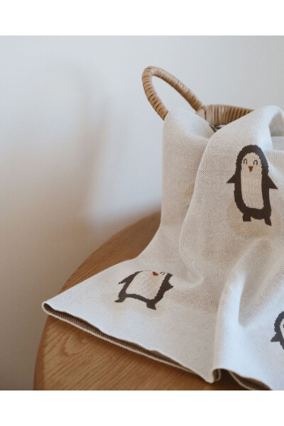 Arctic Penguins Knitted Baby Blanket - KUMORI (1)