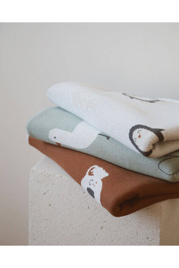 Arctic Penguins Knitted Baby Blanket - 7