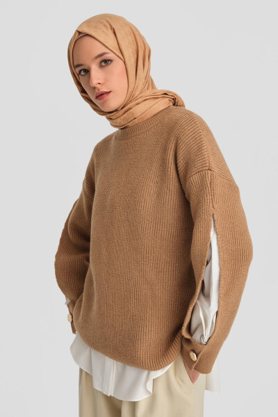 Armine Kolu Yırtmaç Detaylı Kazak 25KD4201 Camel - 4