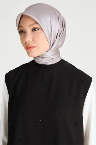 Armine Logo Yapıştırmalı Saten Bluz 24Y3512 Siyah - 3