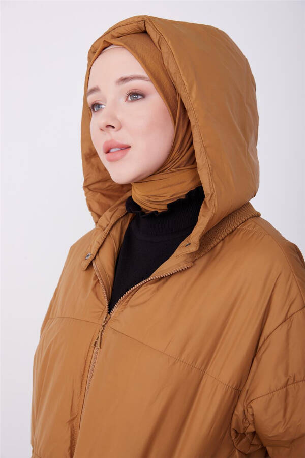 Armine Seyyar Kapüşonlu Oversize Kaban 23K7210 Camel - 3
