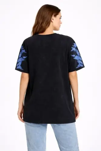 Asit Yıkamalı Oversize Tişört Mavi Kelebek Baskılı Dijital Print Bisiklet Yaka Streetwear T-Shirt - Siyah - 3