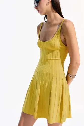 Askılı mini elbise-Hardal - Bershka