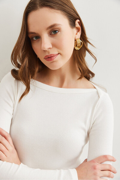 Asosiy echri rangdagi mato qayiq yoqali egiluvchan paxta bluzasi BLZ-19002795 - 4