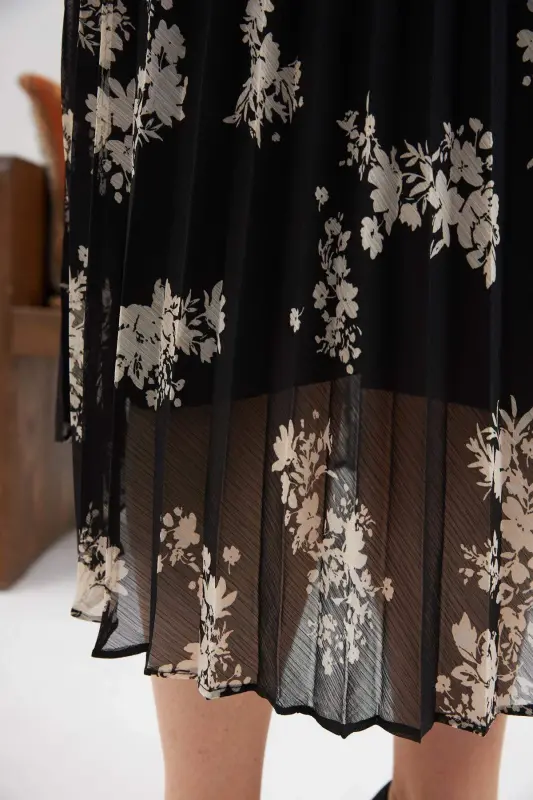 Asymmetric Cut Pleated Plus Size Chiffon Dress Black - 3