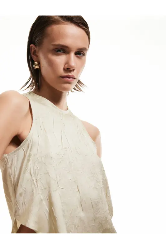 Asymmetric Cut Textured Sleeveless Halter Neck Satin Blouse - 2