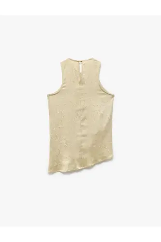 Asymmetric Cut Textured Sleeveless Halter Neck Satin Blouse - 5