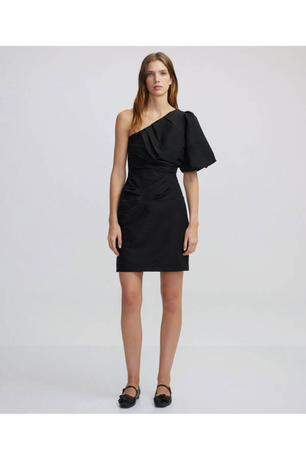 Asymmetrical sleeve mini dress - 4