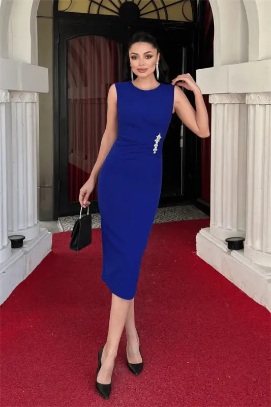 Atlas Fabric Pleated Brooch Detailed Pencil Dress - SAX BLUE - BÜYÜKBEDENIZ