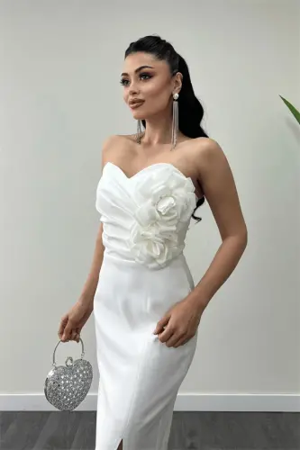 Atlas mato gul detallari bilan bezatilgan strapless qalam ko'ylak - OQ - 3