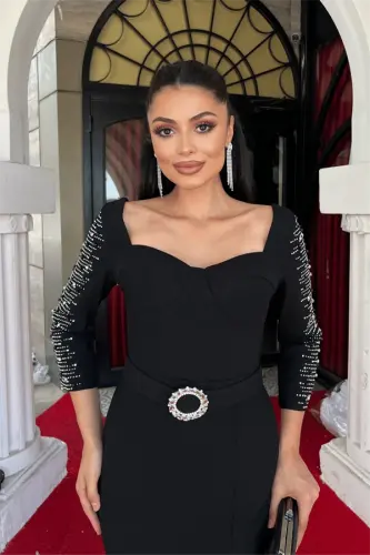 Atlas mato qo'llari tosh detallari bilan qalam ko'ylak - QORA - 3