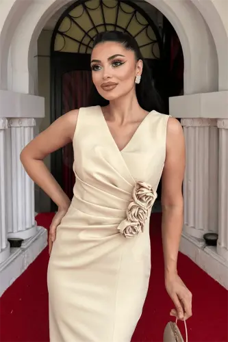 Атласное Платье-Карандаш с Деталью в Виде Розы - БЕЖ - 4