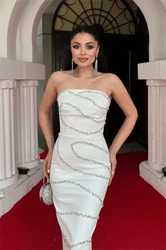 Атласное Платье-Карандаш с Каменной Отделкой - БЕЛЫЙ - 3