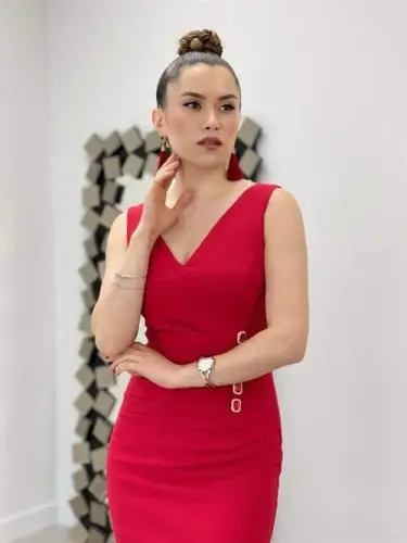 Атласное Платье-Карандаш с Каменной Отделкой - КРАСНЫЙ - 4